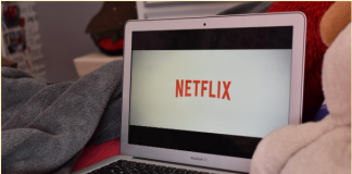 VPN para streaming: notebook com tela do Netflix