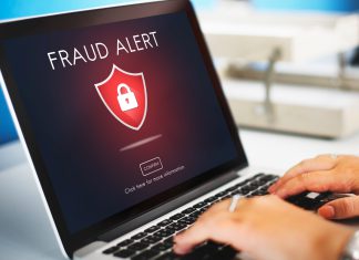 tela de notebook com aviso de bloqueio de site