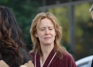 Sarah Paulson surge irreconhecível como Aileen Wuornos em nova temporada de Monstro da Netflix Monstro: A História de Lizzie Borden