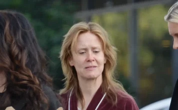 Sarah Paulson surge irreconhecível como Aileen Wuornos em nova temporada de Monstro da Netflix Monstro: A História de Lizzie Borden