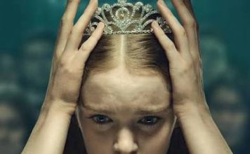Carrie, nova série de Stephen King comandada por Mike Flanagan, já desponta como um clássico de terror de 5 estrelas Carrie, série