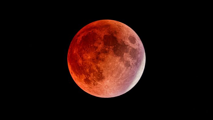 Eclipse Lunar Parcial Eclipse Lunar Parcial