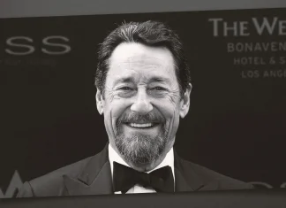 Peter Cullen, voz de Optimus Prime em Transformers, morre aos 85 anos Peter Cullen transformers
