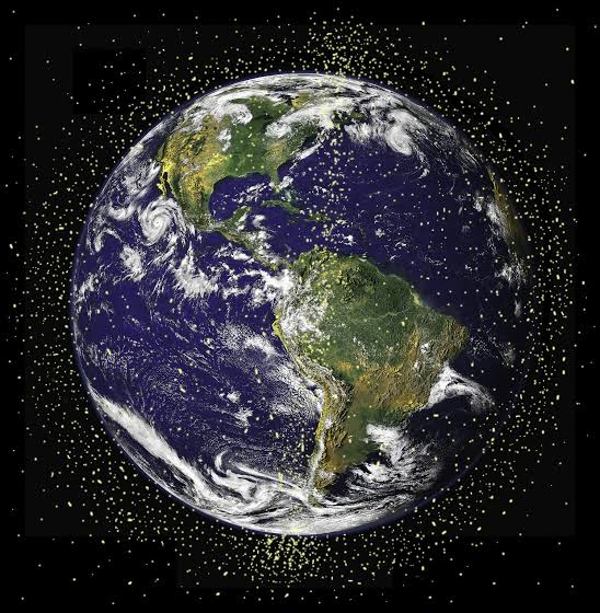 Lixo Espacial Lixo Espacial